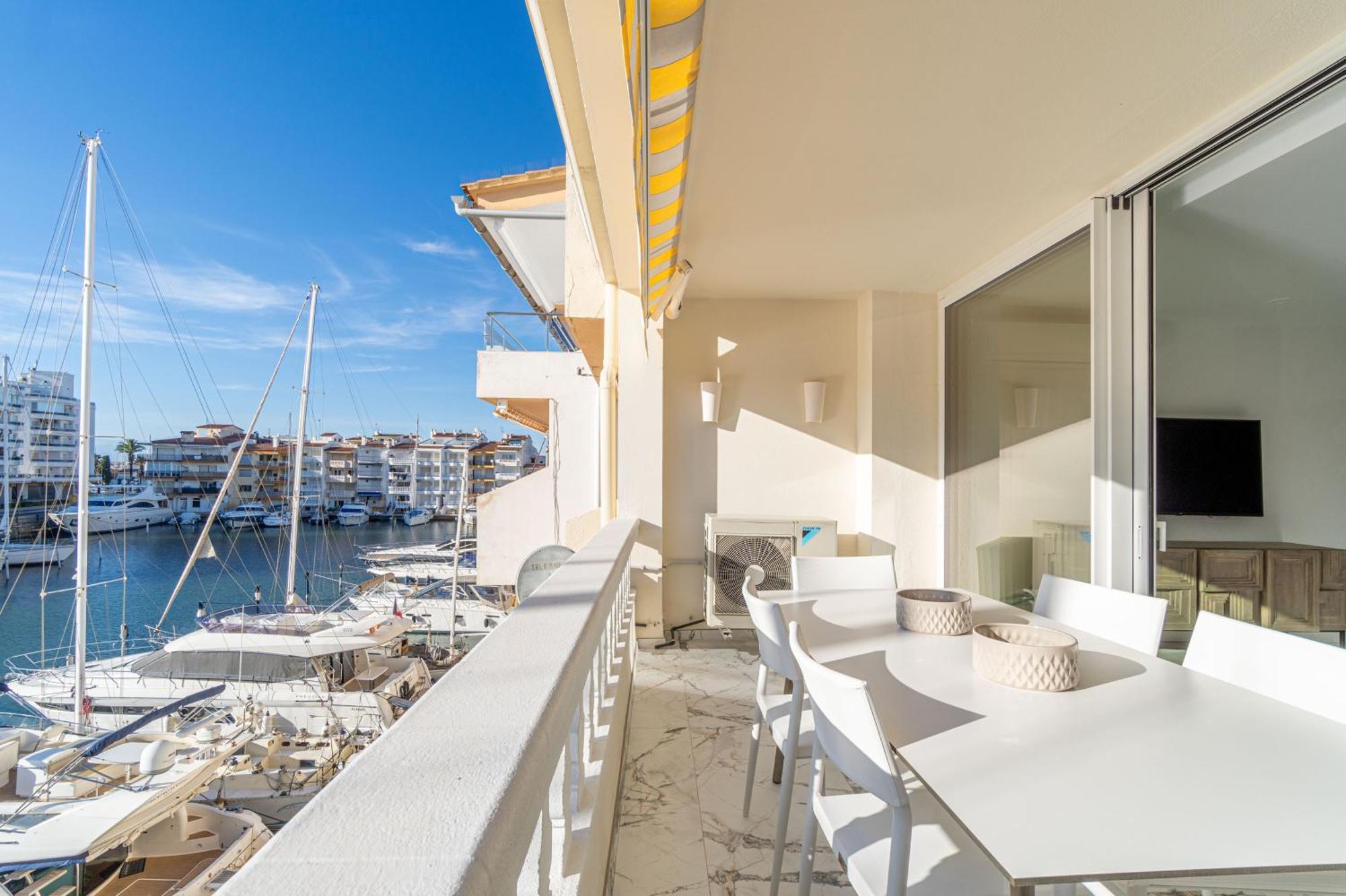 Moderno Apartamento Frente Al Canal Con Terrazas Apartamento Empuriabrava Exterior foto